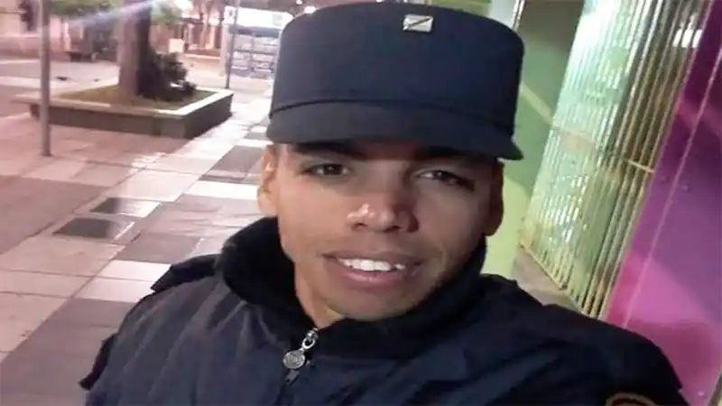 Un policía entrerriano salvó la vida a una bebita que ya no respiraba