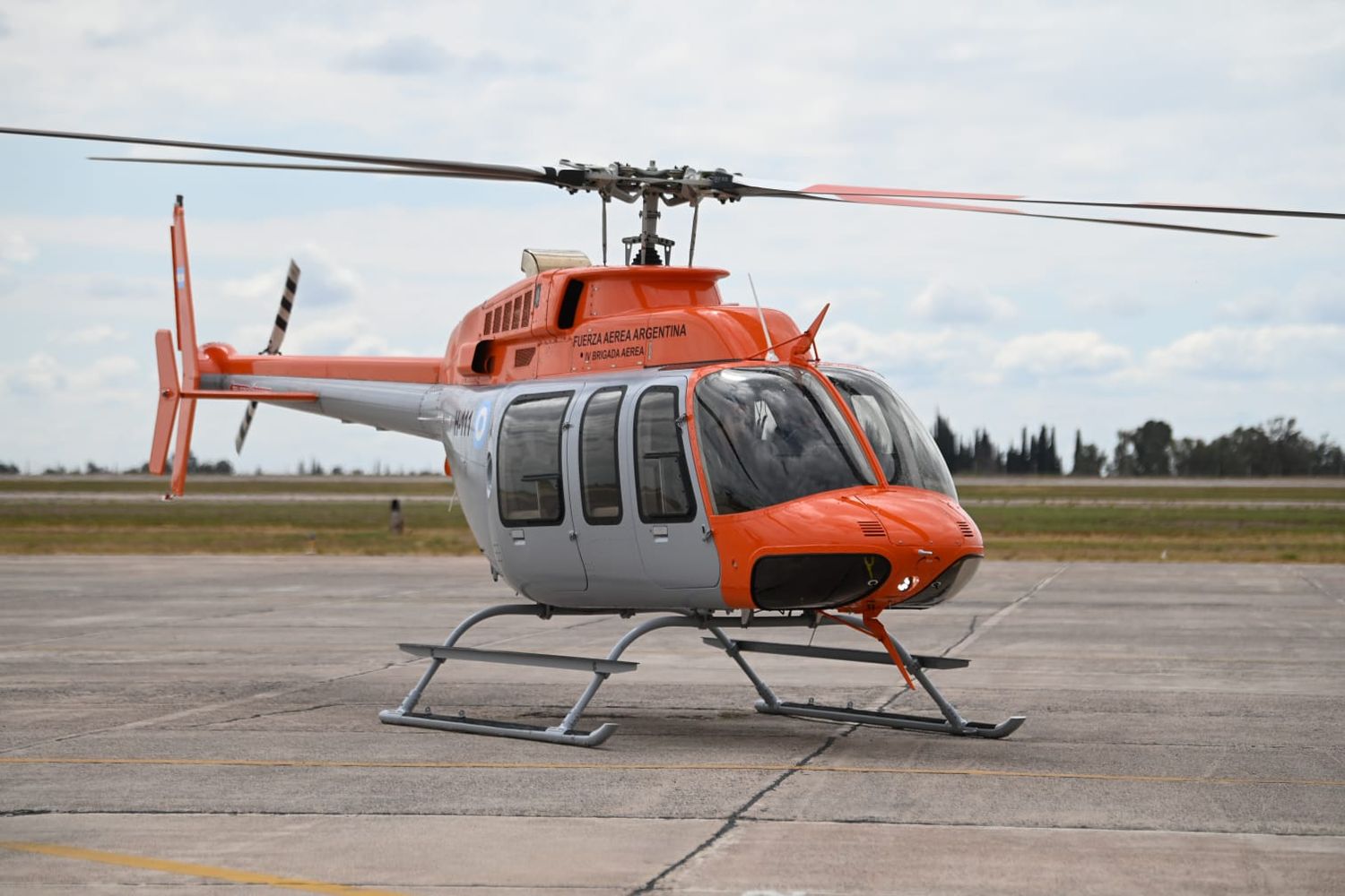 La Fuerza Aérea Argentina incorpora su primer helicóptero Bell 407 GXI