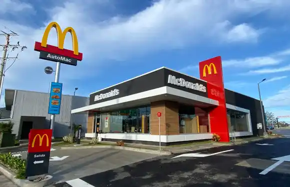 McDonald's buscaba 85 empleados para su nueva sucursal de Tandil y se postularon casi 2 mil: qué resolvió la empresa