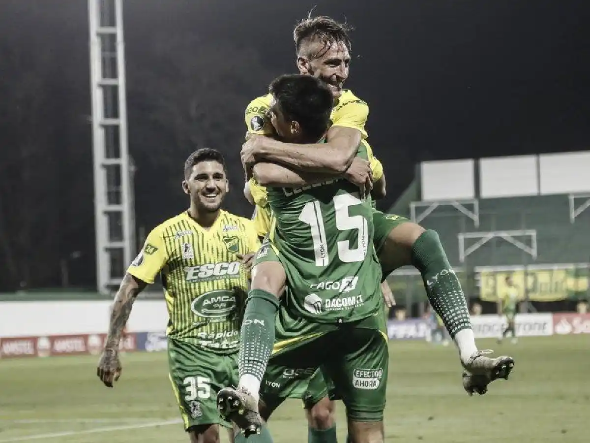 Defensa se juega el futuro en la Libertadores