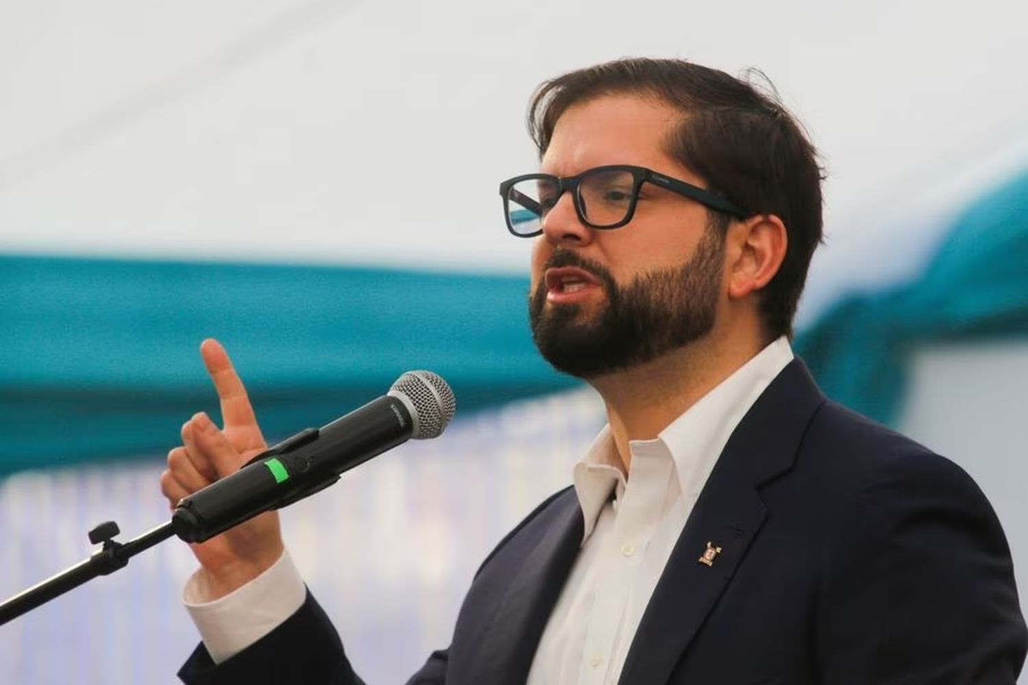 Boric criticó a la derecha por haber justificado la dictadura