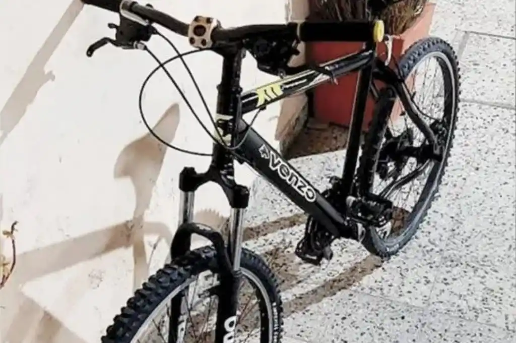 Fue víctima de un robo, pidió ayuda al personal de seguridad pero recibió una indignante respuesta