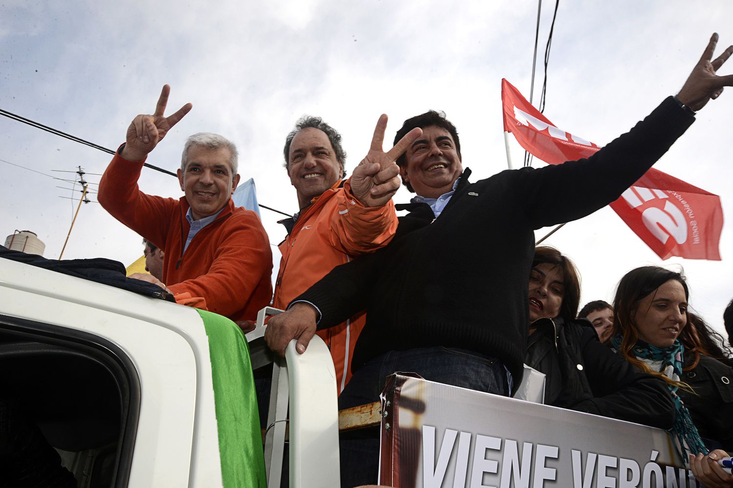 Caravana de Scioli junto a Julián Domínguez y Espinoza en La Matanza