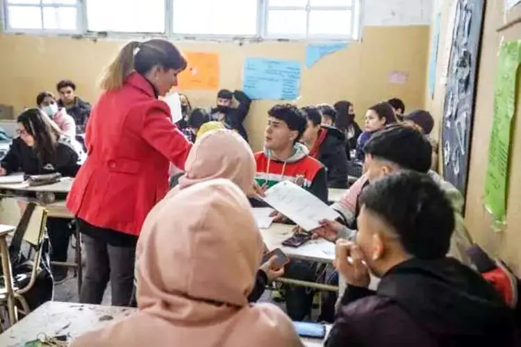 Capacitan a estudiantes para la inserción laboral