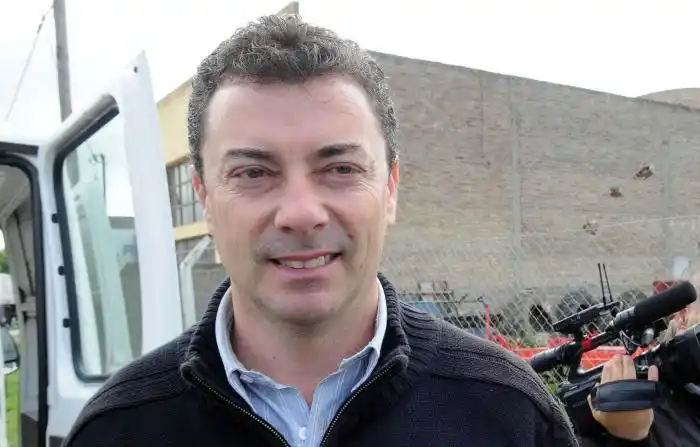 Brandsen: Denuncian que Arias "aprieta" a deudores para quedarse con terrenos