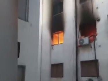 A una familia se le incendió el departamento en el centro y perdieron todo
