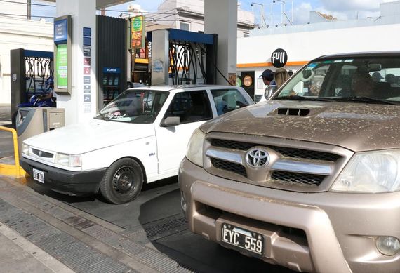 Petroleras se incorporan a Precios Justos y acuerdan subas de hasta 4% mensual en combustibles