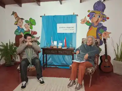 Presentación de ‘Piedra angular’ en la Biblioteca de Hernández