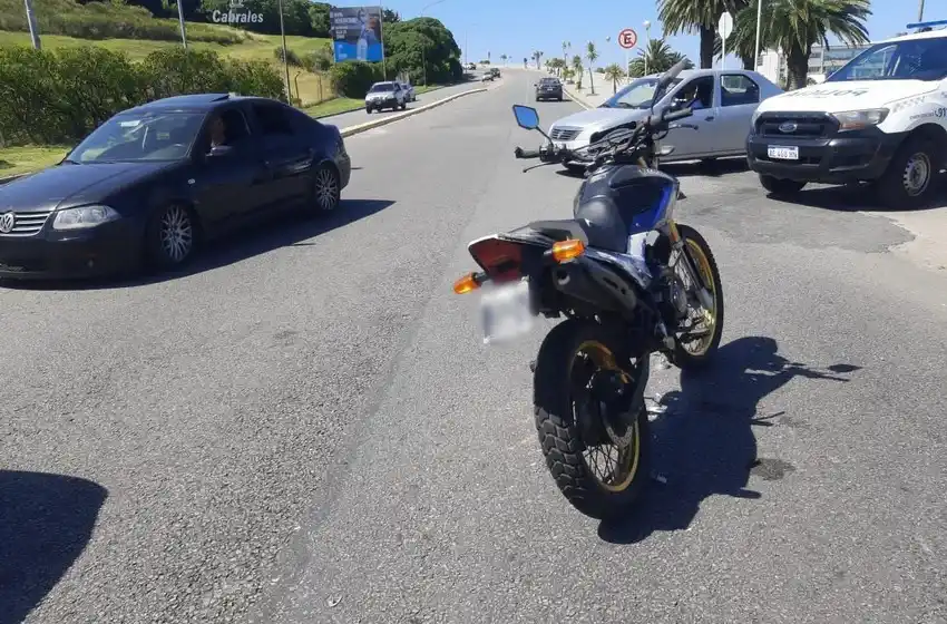 Otra moto accidentada: el conductor y su acompañante fueron hospitalizados