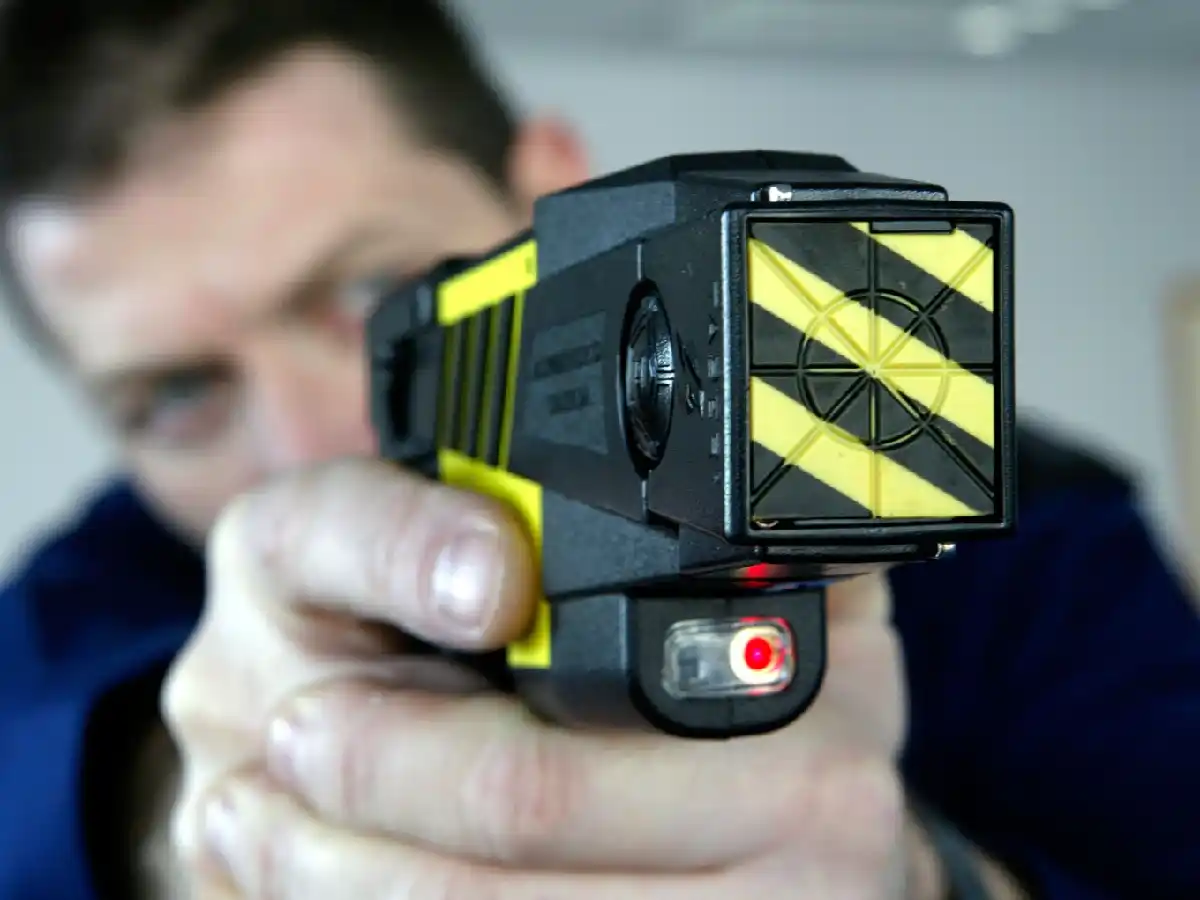  Policía Federal "podría llegar a evaluar" la posibilidad de incorporar las pistolas taser