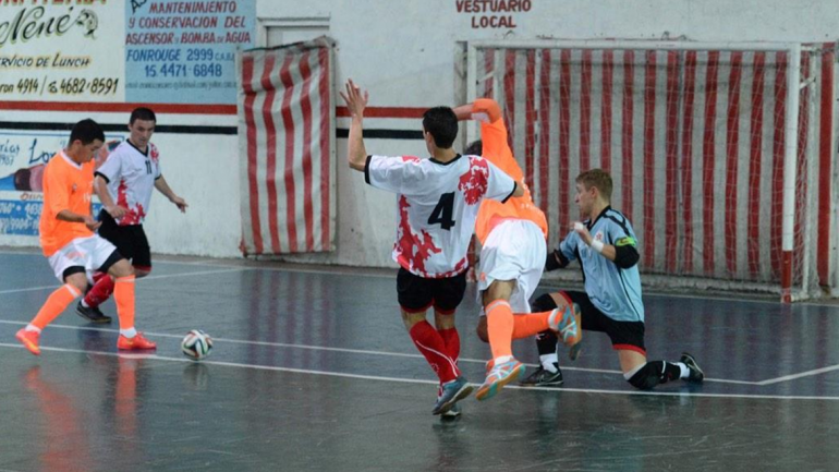  Scioli se fracturó la clavícula jugando futsal