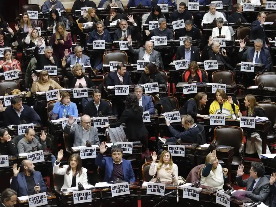 La oposición buscará sesionar el miércoles venidero.