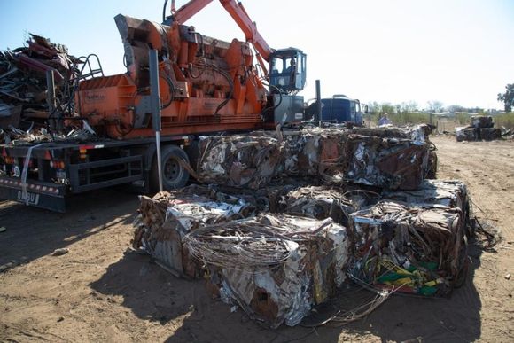 Provincia compactó 1.700 vehículos incautados y en estado de abandono