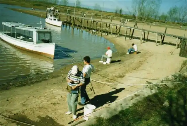 Pescadores cumple 64 años a orillas del río Paraná