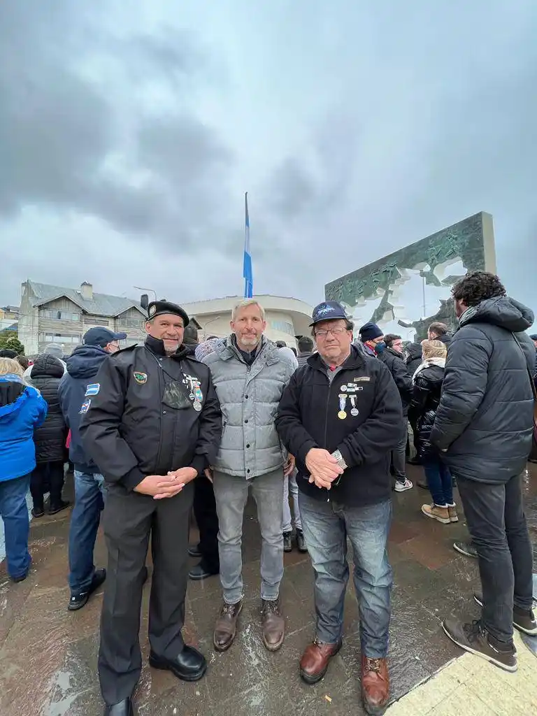 Frigerio participó con veteranos entrerrianos en los actos centrales de Malvinas