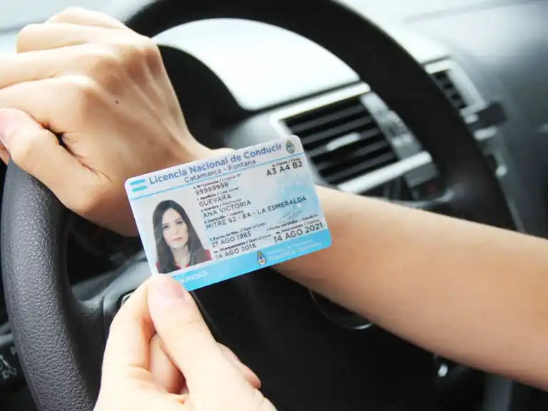 Curso para obtener la licencia de conducir en el barrio Carretera la Cruz