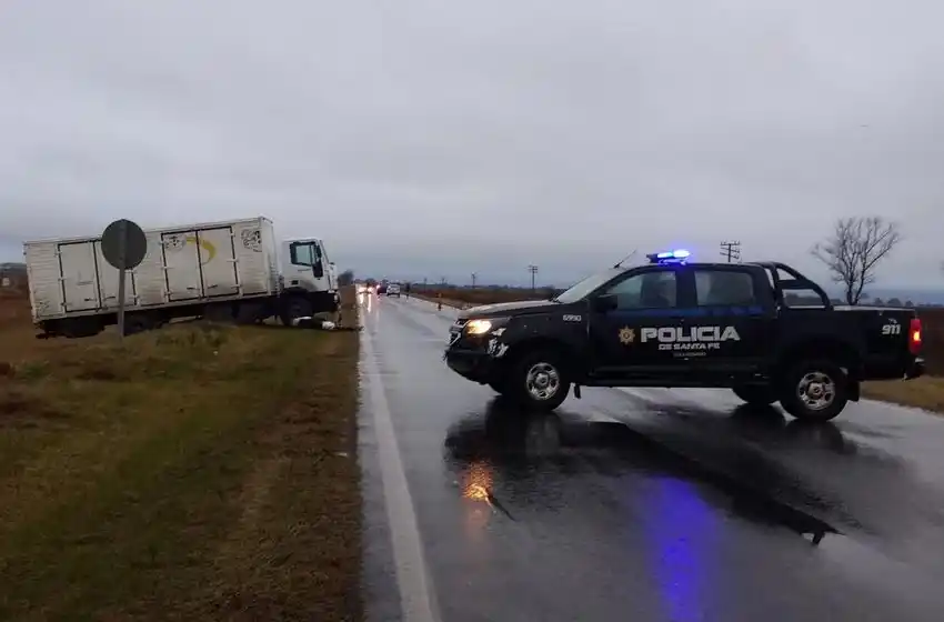 Accidente fatal en la ruta 34 y la AO12: un camión embistió a un motociclista