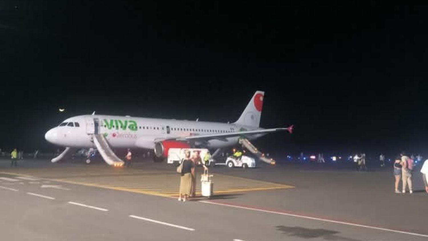 A320 XA-VDE de Viva siendo evacuado en Puerto Escondido, 01ABR2025