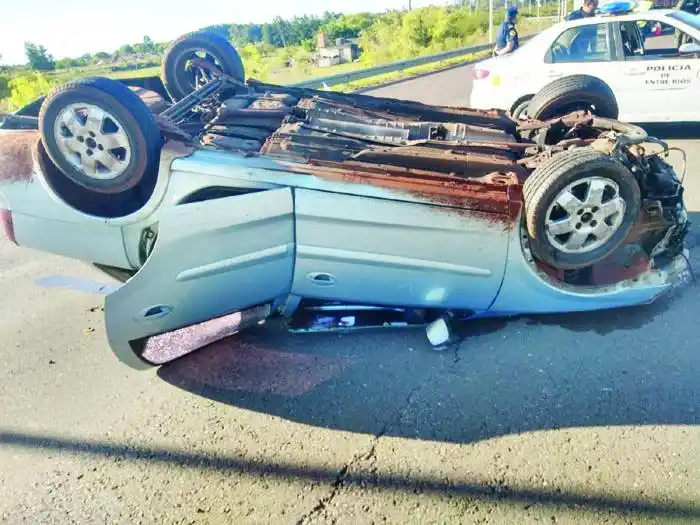 Vuelco sobre la Autovía Gervasio Artigas