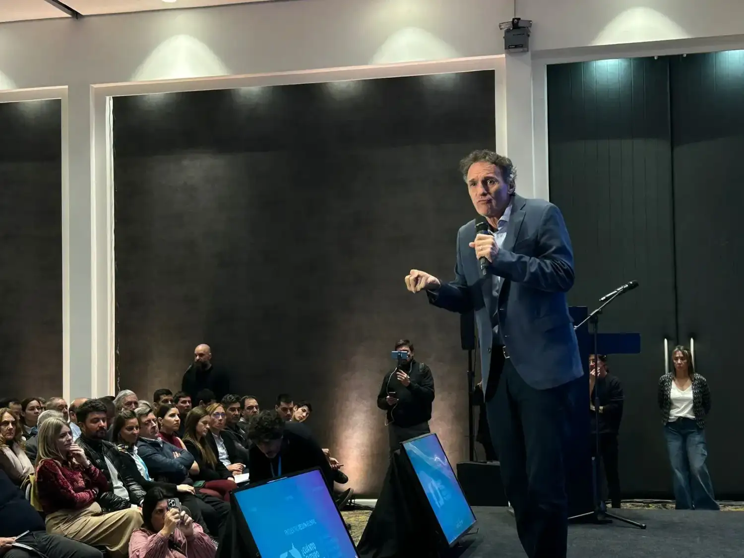 Gabriel Katopodis - Salazar presentaciòn del PLAN ESTRATÈGICO de infraestructura - 1