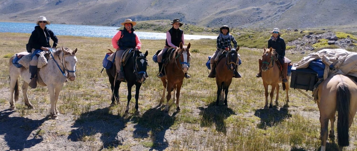 Las cinco aventureras de Los Andes..-