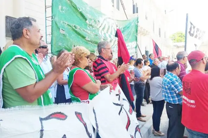 Muntes: �SSe reúnen con  los que más ganan y a los  trabajadores no los convocan⬝