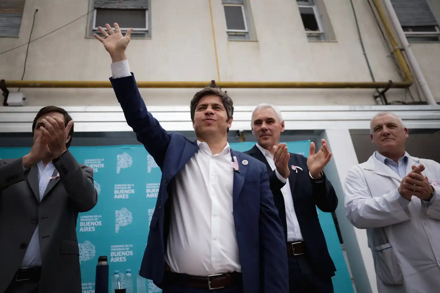 Kicillof participó en la presentación de un libro, pero también tuvo actividad en Magdalena y Berisso