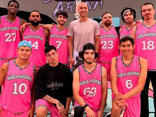 Manu con su equipo de stremers