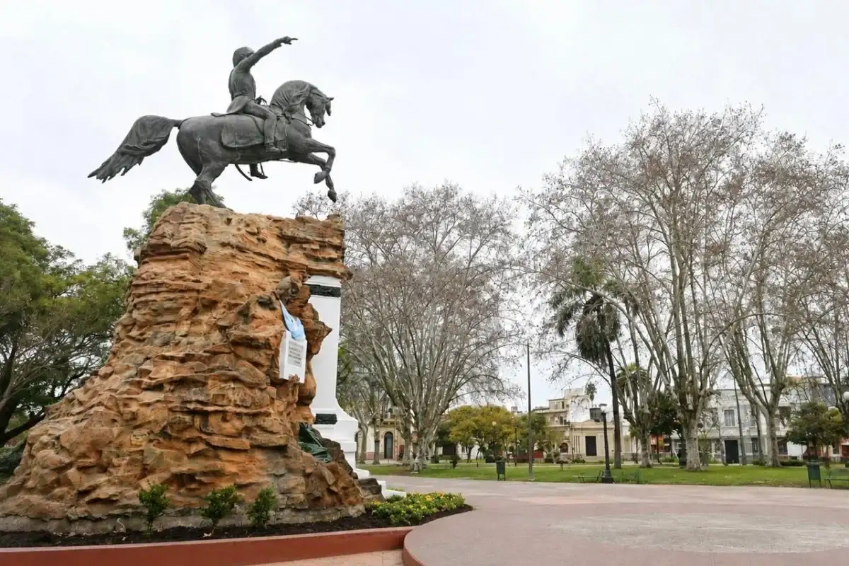 Conmemorarán a San Martín con la plantación de un nuevo retoño del Pino de San Lorenzo