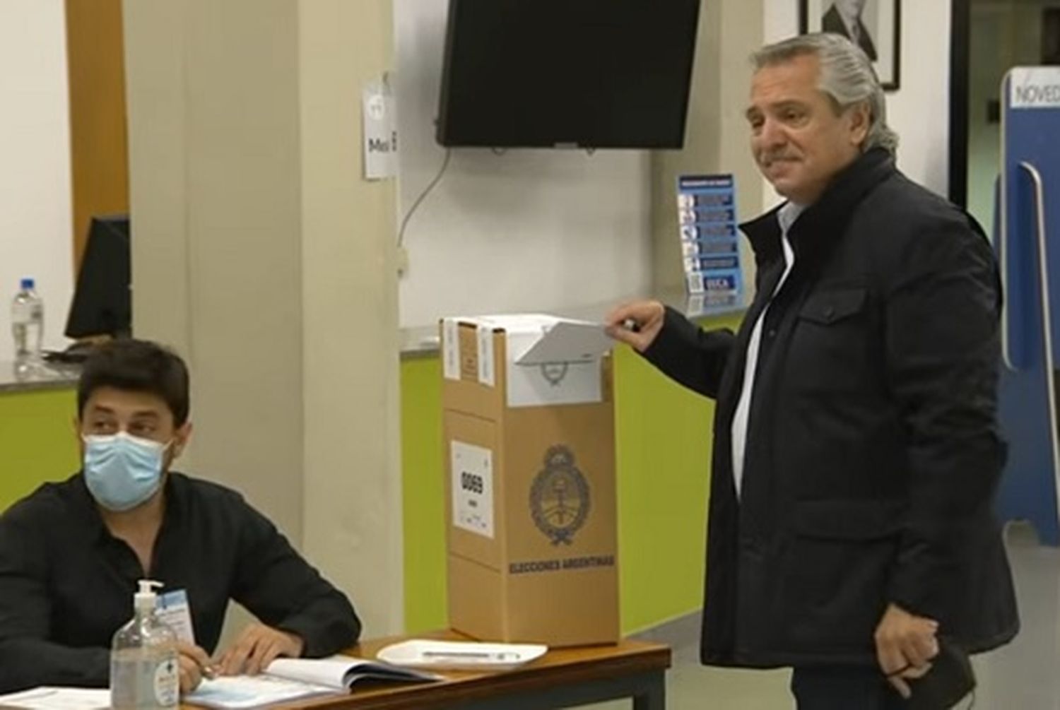 Votó el presidente Alberto Fernández y celebró "este día de democracia"