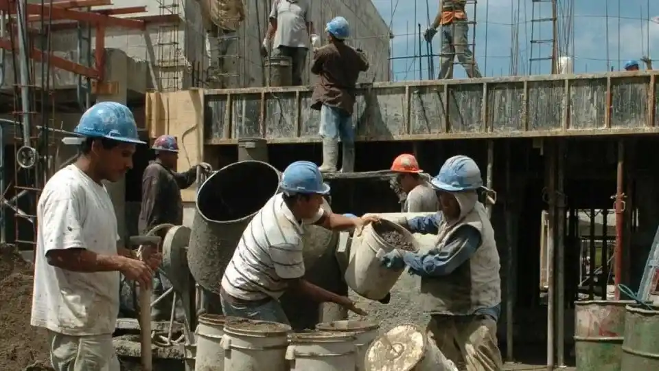 Sin reactivación. La industria de la construcción sigue perdiendo fuentes laborales.