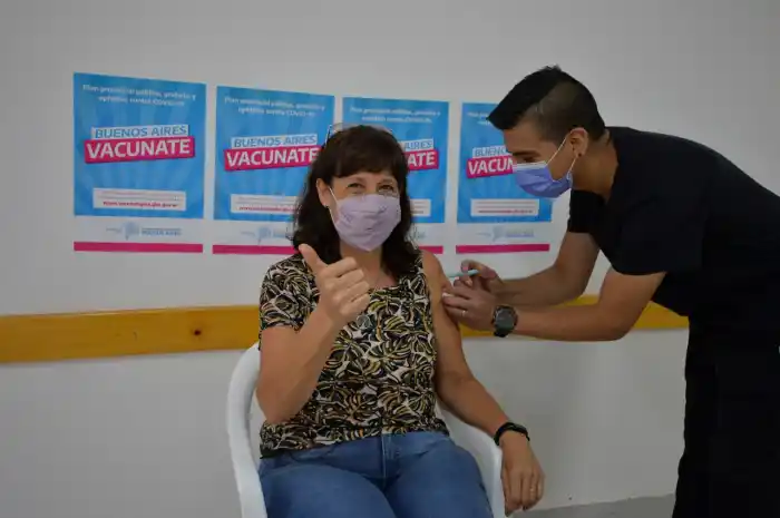 Segunda dosis libre para bonaerenses mayores de 18 años con enfermedades preexistentes