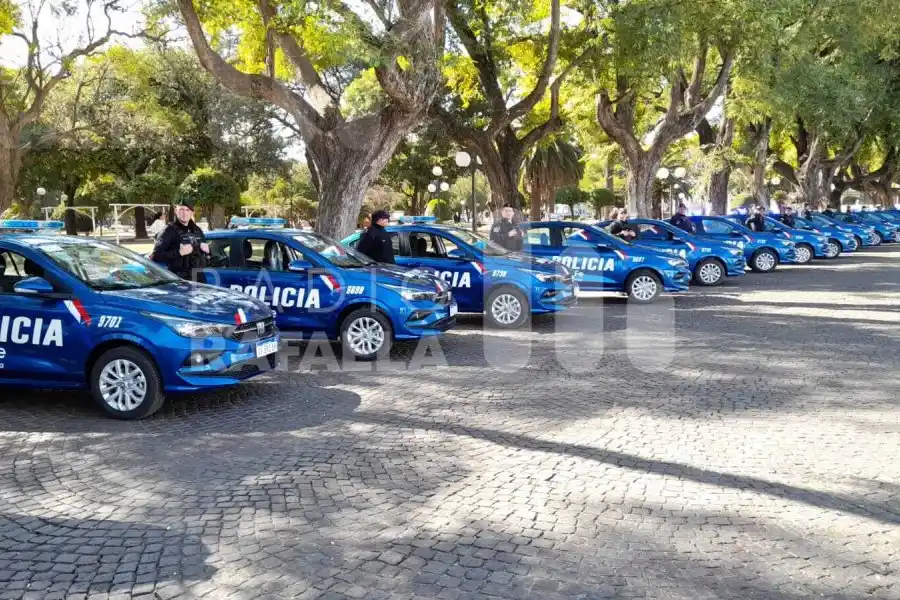 Rafaela ya cuenta con 20 nuevos patrulleros policiales: "ya llevamos entregados más de 300 a los que incorporamos los del día de hoy”