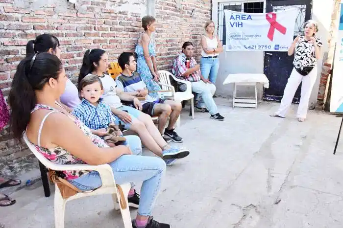 El municipio realiza charlas de concientización sobre  el VIH
