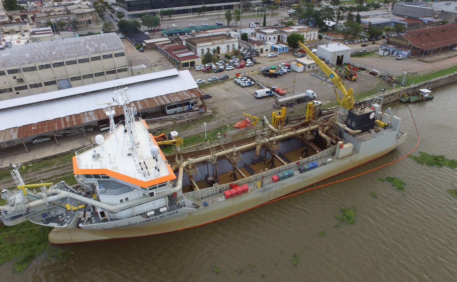 El Puerto de Santa Fe comenzó a dragar el canal de acceso para enfrentar la bajante del Río Paraná