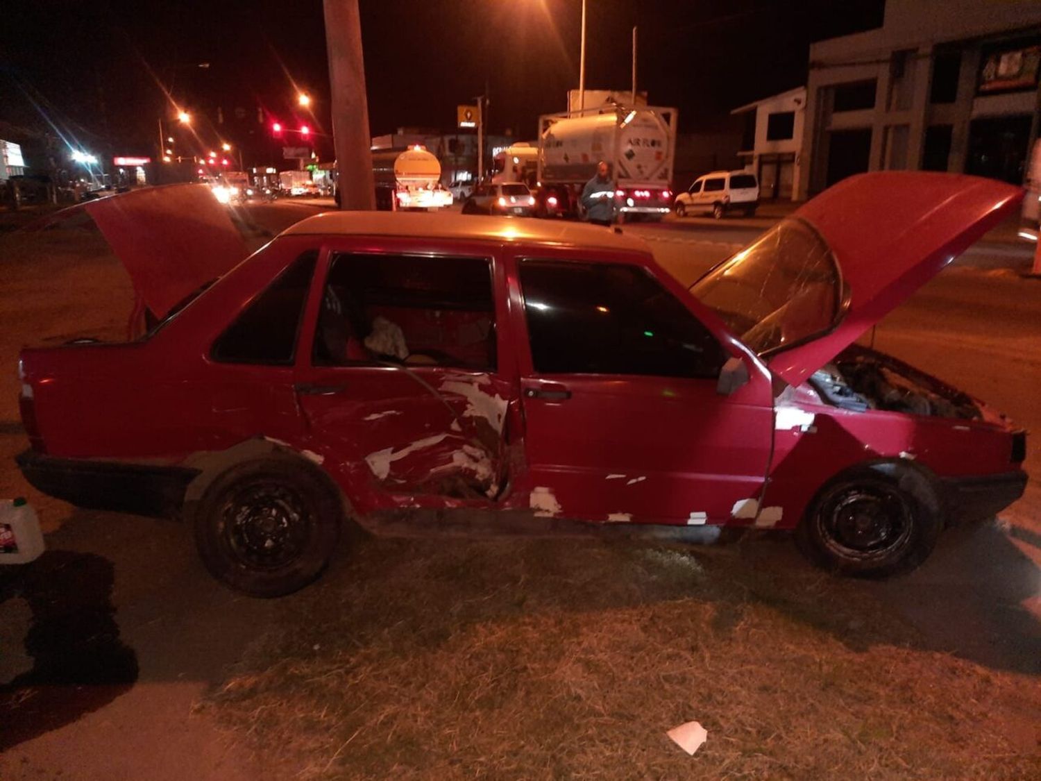 Fuerte accidente en ruta 8, con tres vehículos involucrados y dos hospitalizados