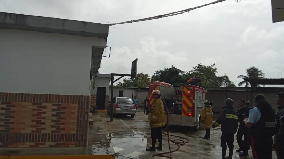 Se incendia sede del CICPC en Falcón