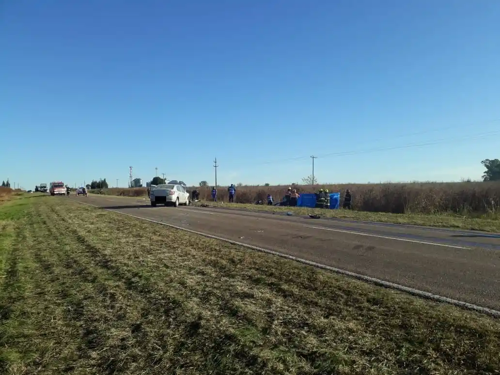 Colisión sobre la Ruta Nacional N° 12 en cercanías de Hernández