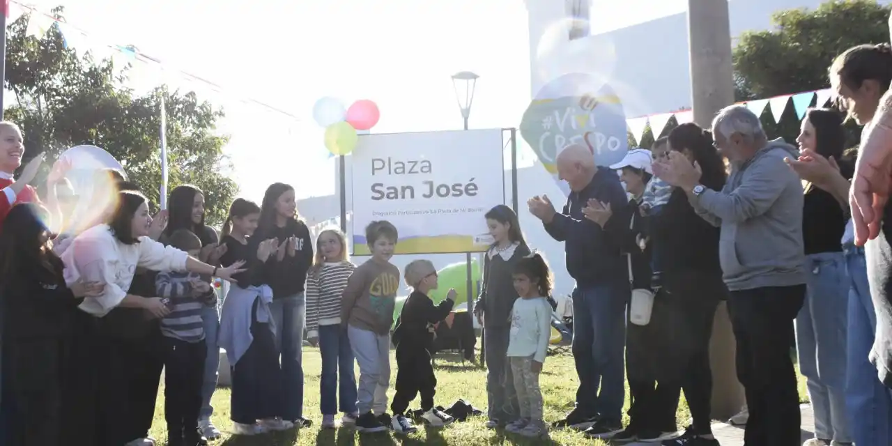 Crespo inauguró dos nuevas plazas construidas junto a los vecinos