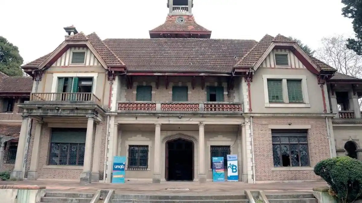 Universidad Nacional Guillermo Brown (UNAB).