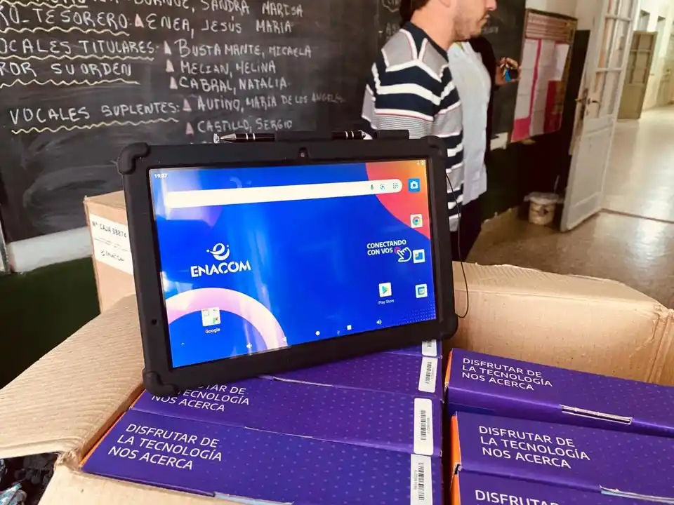 En total se entregaron 70 tablets.