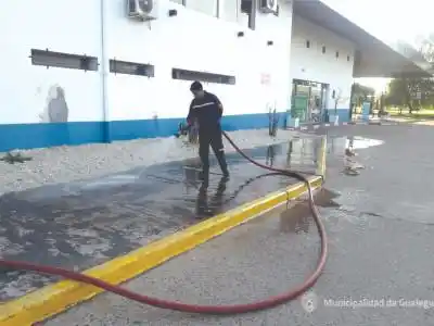 COVID 19: Bomberos Voluntarios de Gualeguay colaboró con la Limpieza de la Terminal de Ómnibus