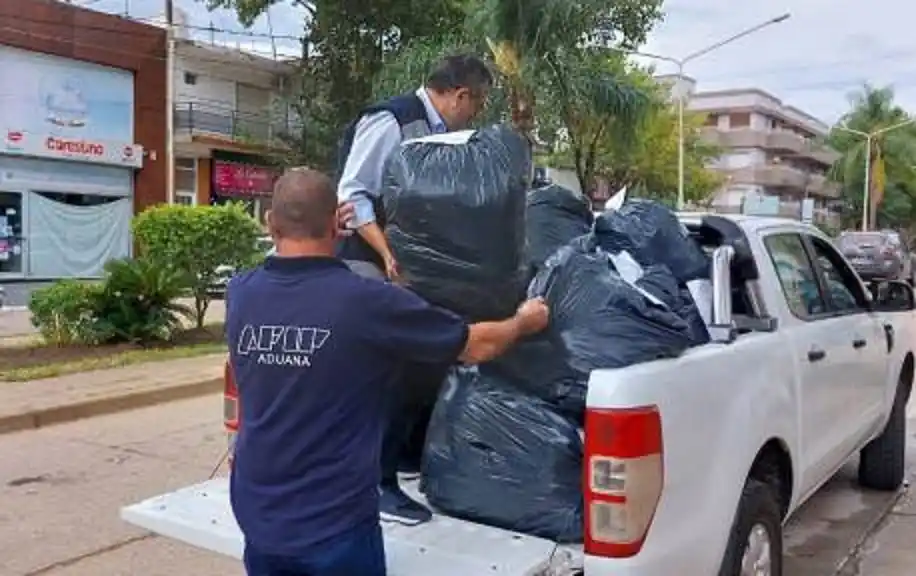 La Aduana secuestró indumentaria falsificada en allanamientos a comercios de Entre Ríos y el AMBA