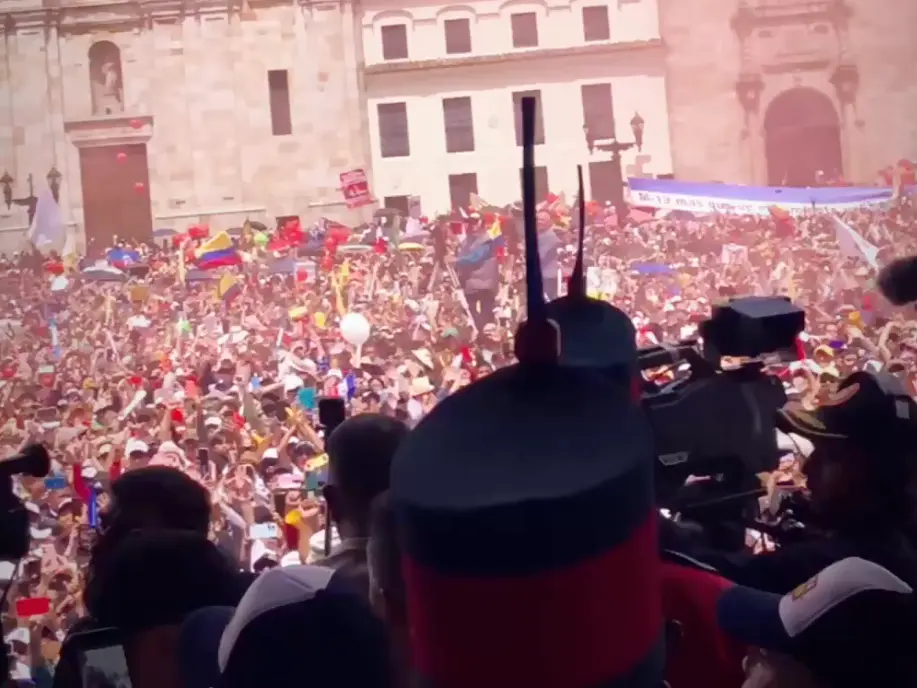 Petro confirma participación en marchas del jueves contra la suspensión del incremento del salario mínimo de 2026