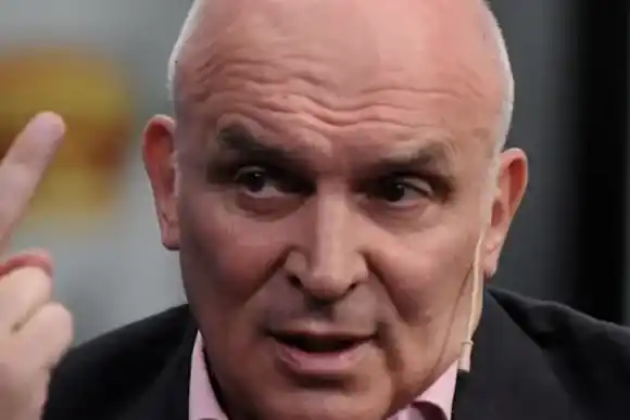 Espert se mete en la disputa con los gobernadores