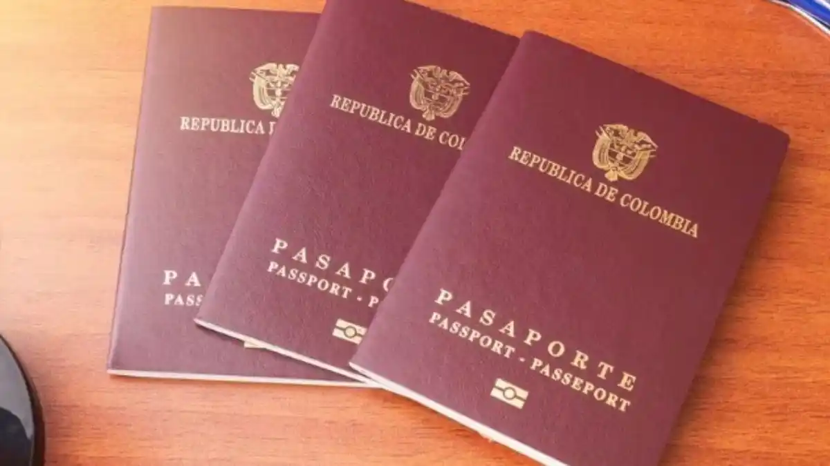 ARRESTADOS CUATRO COLOMBIANOS que vendían documentos falsos a venezolanos y dominicanos