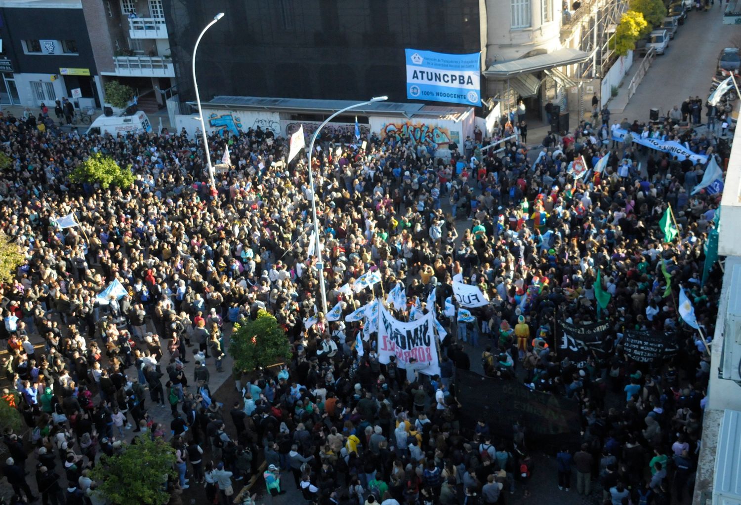 En abril se celebró una masiva movilización en defensa de la educación pública.