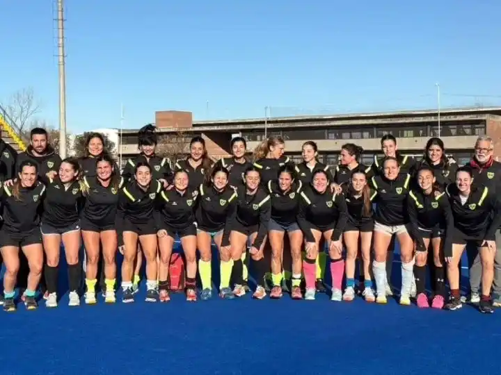 El plantel femenino de la Federación Tandilense.
