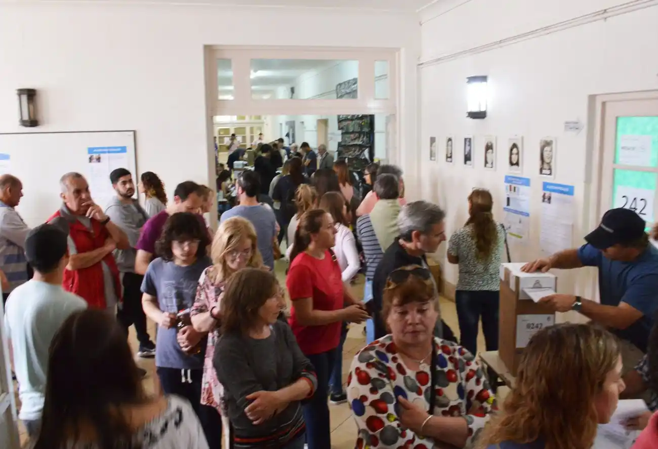 El Gobierno decidió declarar "esenciales" a las autoridades de mesa 