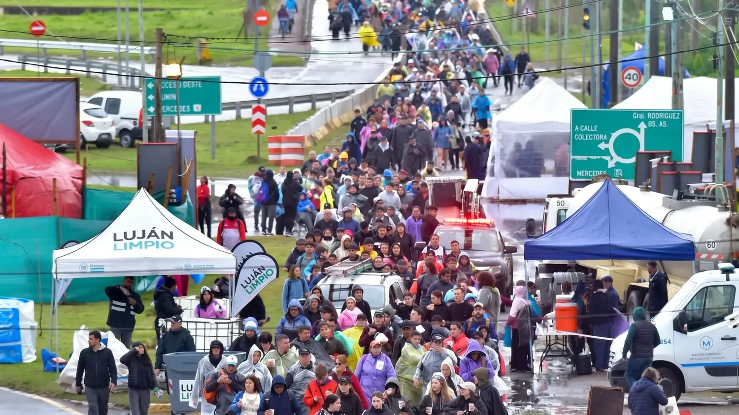 Millones de peregrinos llegaron a Luján tras caminar 60 kilómetros para cumplir promesas y reencontrarse con la Virgen
